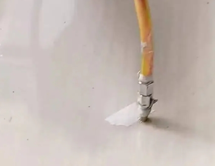 望城瓷砖空鼓维修公司专业解答在瓷砖铺贴过程中，如果使用的砂料过粗（如全部使用了粗砂），可能会导致以下问题